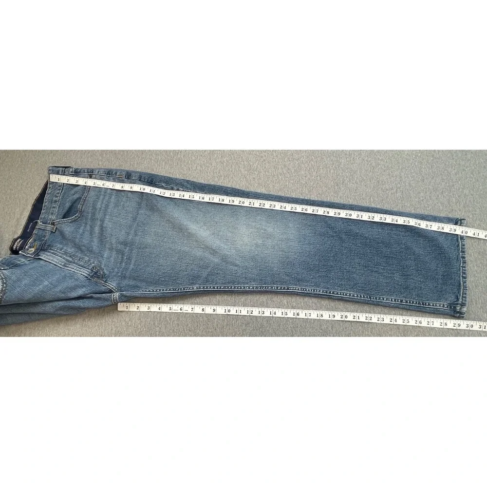 Levis Jeans Mens 38 x 30 Blue Cotton Blend Stretch Relaxed Straight Signature